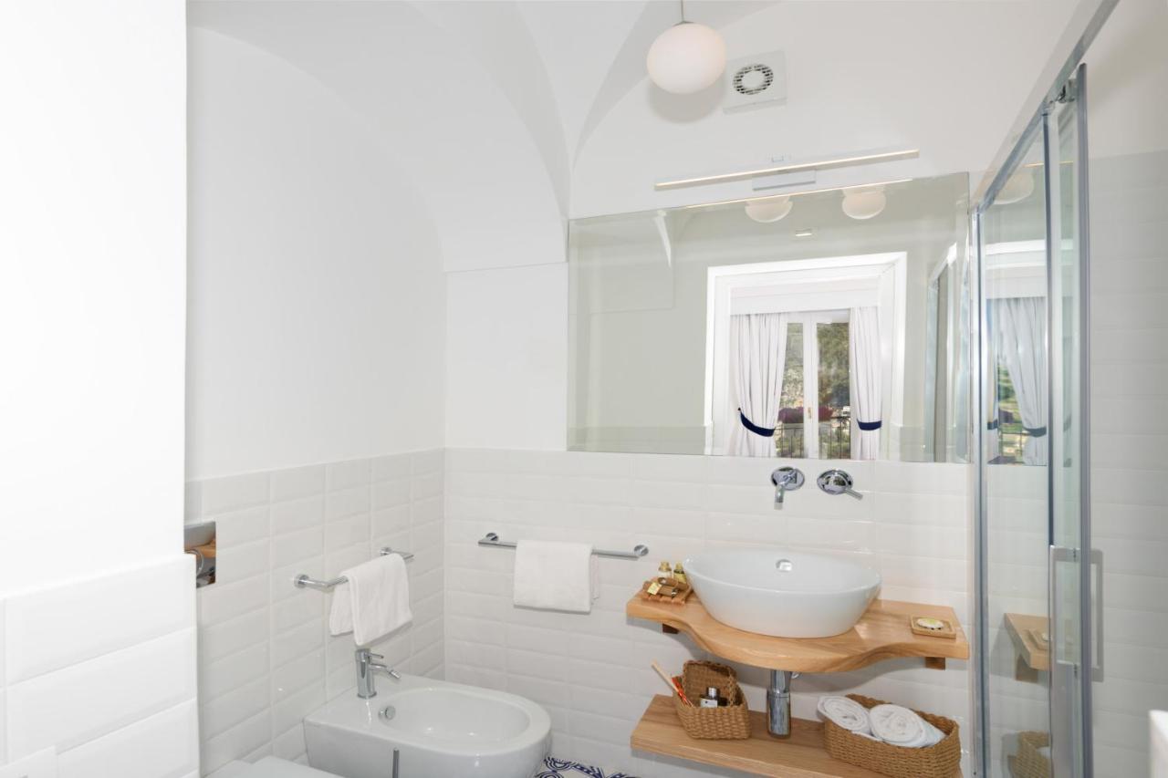 Suite mit Kingsize-Bett mit Whirlpool